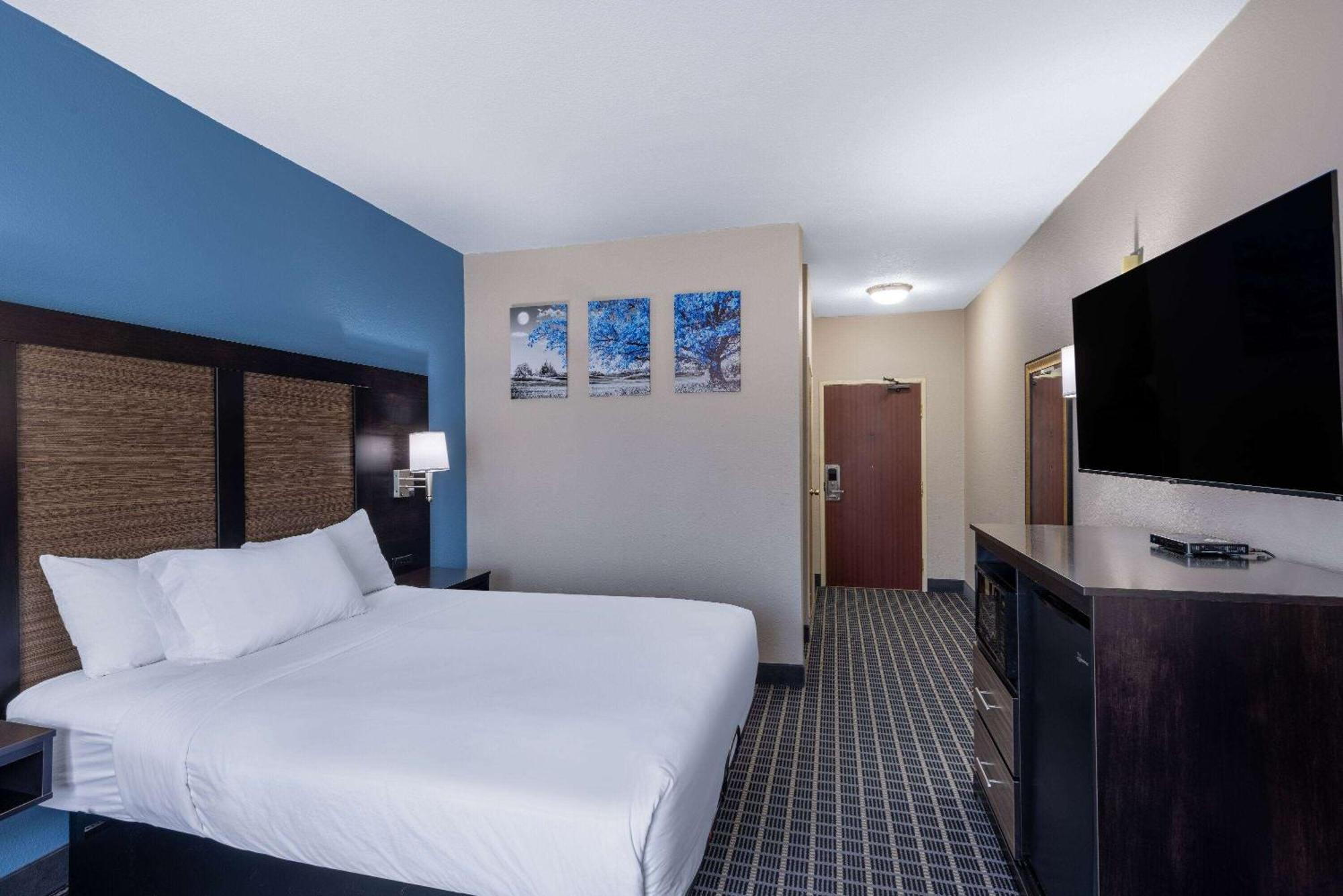 Baymont By Wyndham Kirksville University Area Bagian luar foto