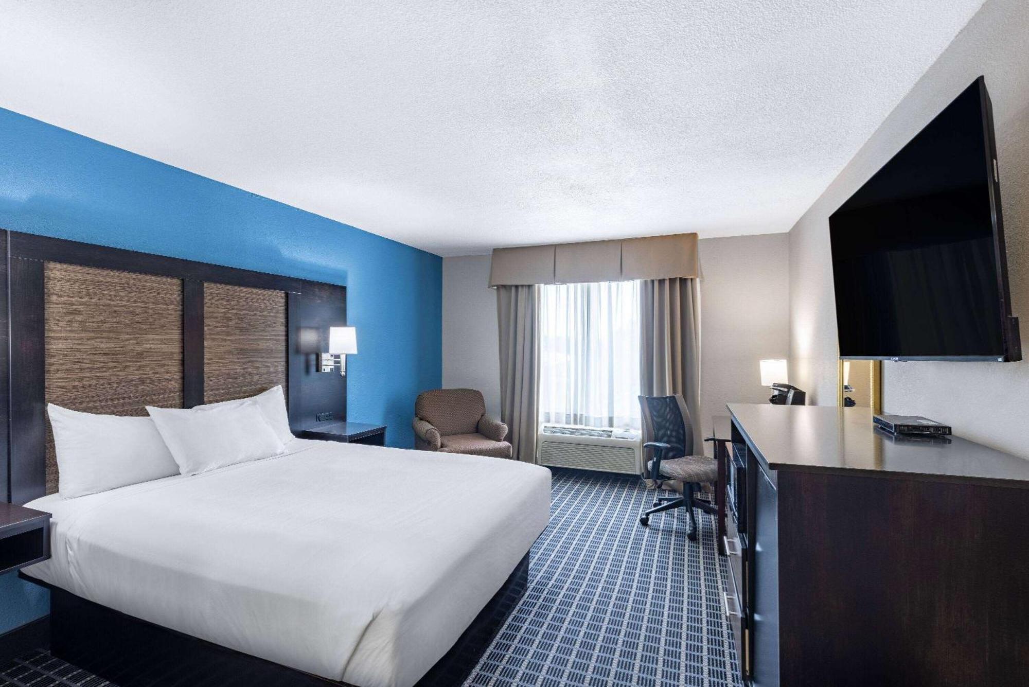 Baymont By Wyndham Kirksville University Area Bagian luar foto