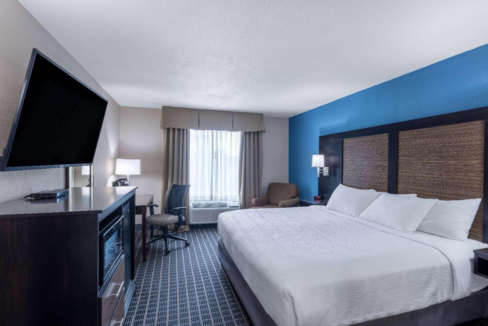 Baymont By Wyndham Kirksville University Area Bagian luar foto
